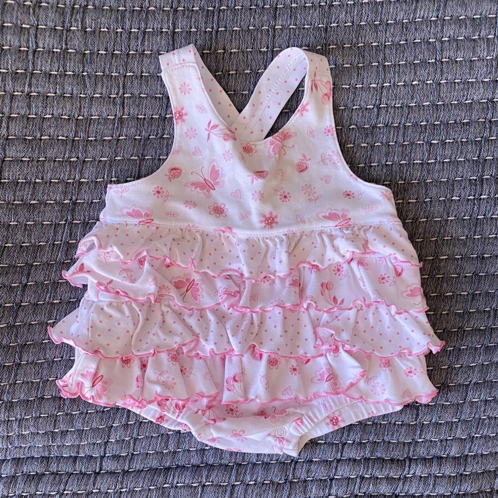 Kissy kissy onesie 💕 3-6M